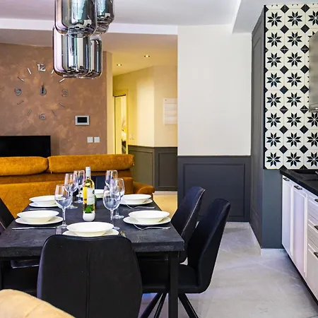 公寓 Penthouse With Stunning Views And Pool *