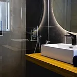 Penthouse With Stunning Views And Pool Apartment