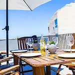 Penthouse With Stunning Views And Pool *