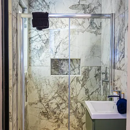 Heated Pool Penthouse With Stunning Views *