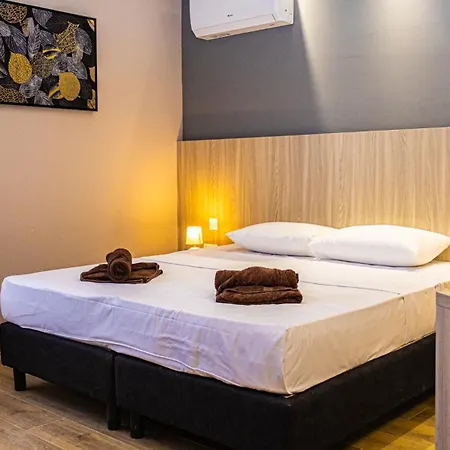 De Luxe Pointe Ph Apartment
