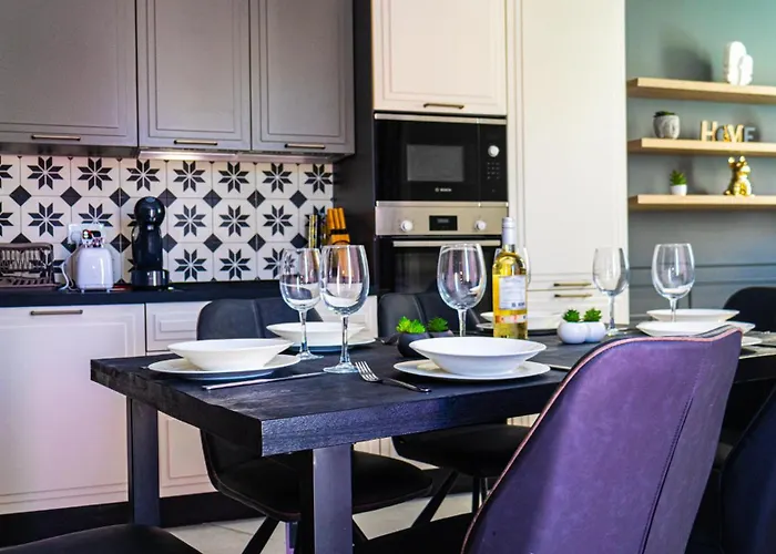 Heated Pool Penthouse With Stunning Views *