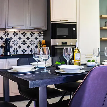 Heated Pool Penthouse With Stunning Views *