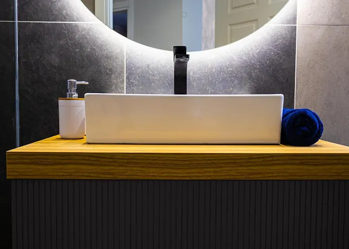 Heated Pool Penthouse With Stunning Views Apartment *